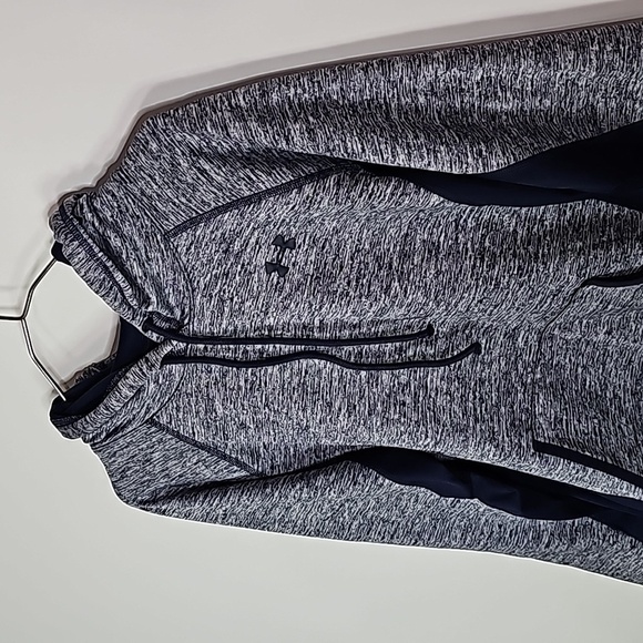 Under Armour small loose fit heatgear hoodie - Picture 2 of 7